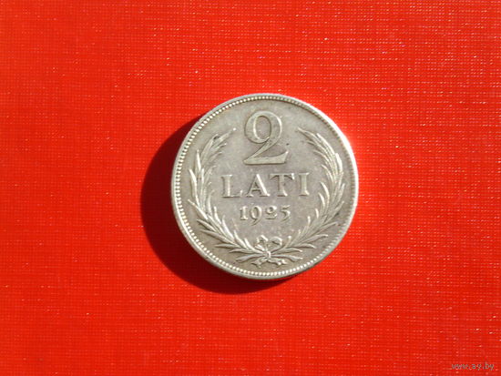 2 лата. 1925г. Серебро.