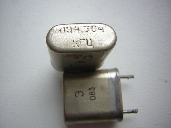 Кварцевый резонатор 4194,304МГЦ цена за 1шт.