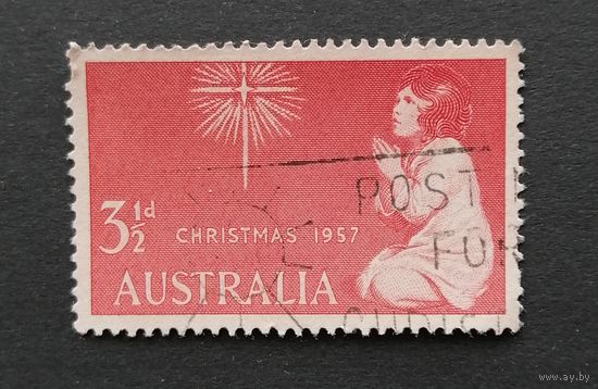 Австралия 1957  Праздники. Религия. Рождество "Дух Рождества" (по мотивам сэра Джошуа Рейнольдса)