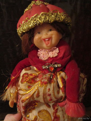 Винтажная редкая кукла на чайник / самовар