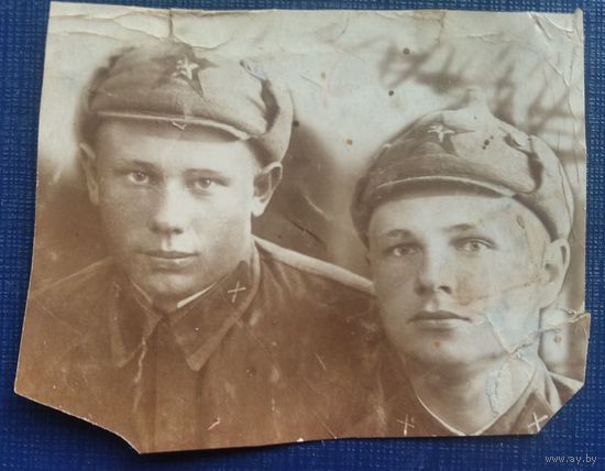 Фото двух военных. 1930-е. 5х6.5 см