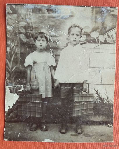 Фото юных школьников. 1930-е. 6.5х8 см