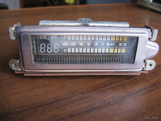Панель с индикатором от советского магнитофона