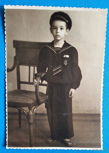 Фото мальчика в матроске. 1951 г. 8х12 см.