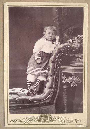 Фото ребенка. 1881 г. г. Казань. 10х14.5 см