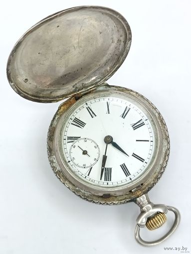 Старинные карманные часы.