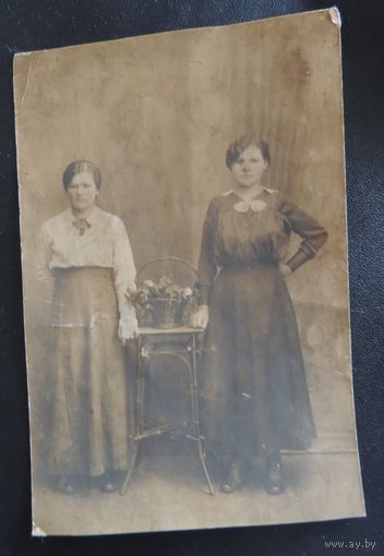 Фото "Две сестры", Западная Беларусь, 1930-е гг.