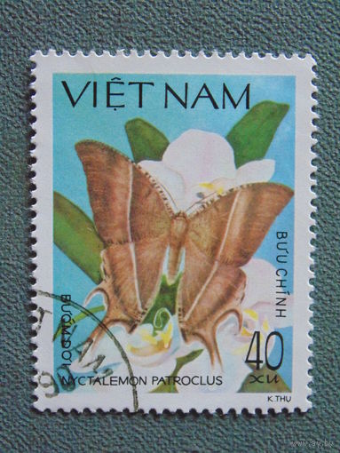 Вьетнам 1990 г. Бабочка, цветы.