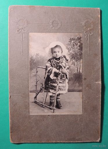 Фото "Девочка с куклой", 1911 г., фот. Ногтев, г. Надеждинск, Пермская губ.