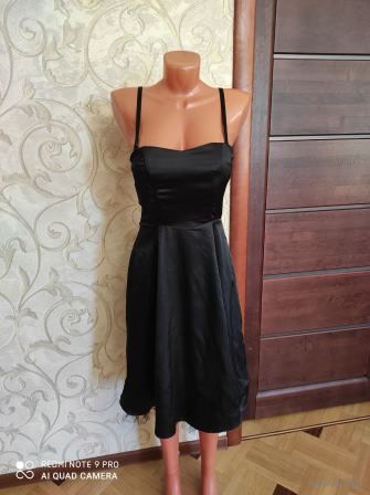 Коктейльные платья черного цвета на 44-46 размер.