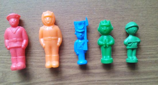 V Зеленый солдат в каске, оранжевый и зеленый танкисты, синий гусар и красный десантник. Z (возможен обмен)