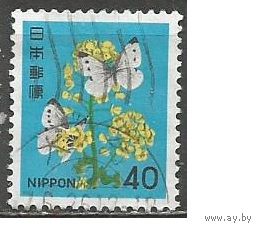 Япония. Бабочки на цветах рапса. 1980г. Mi#1442.