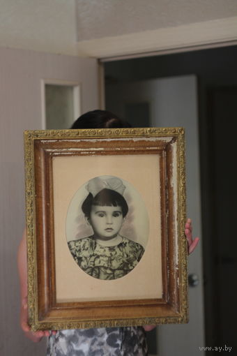 Старинная фотография в массивной красивой раме 50 ее годы