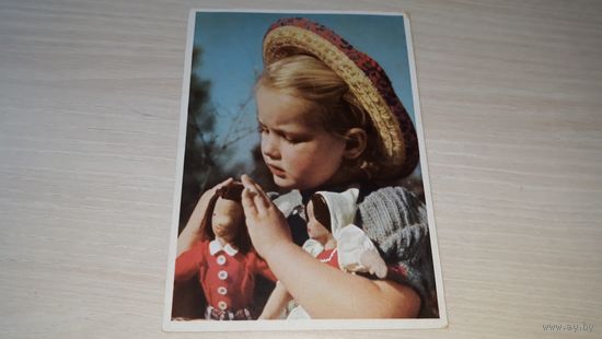 Германия девочка с игрушками дети куклы старинная открытка 1940-50-е гг
