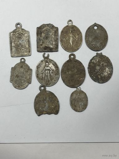 Коллекция католических медальонов
