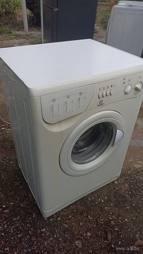 Стиралка Indesit W104T 5,5 кг 1000 об