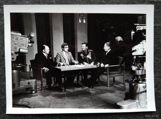 Фото записи телепередачи на ЦТ. 1980-е. 13х18 см.