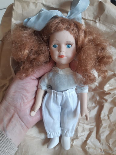 Куколка фарфоровая, 20 см. Винтажная, 90е годы.