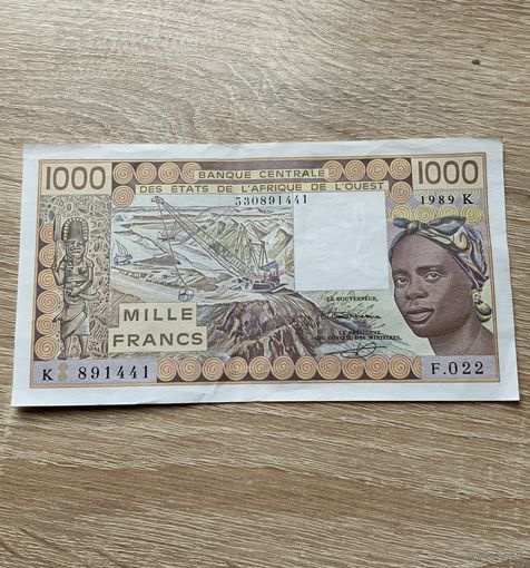 Распродажа! Западная Африка Сенегал 1000 франков 1990 г.