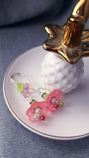 Серьги Цветочки розовые колокольчики на длинных швензах-петлях в серебре
