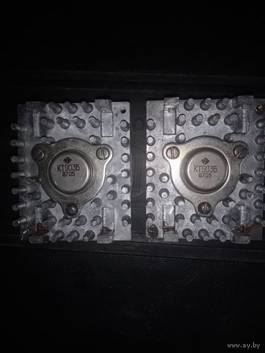Транзисторы КТ903А на радиаторах.