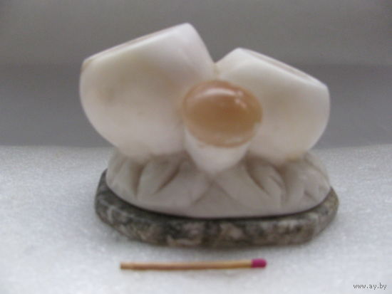 Настольная статуэтка "Пеньки с грибом". натуральный камень. 100х80х70 мм