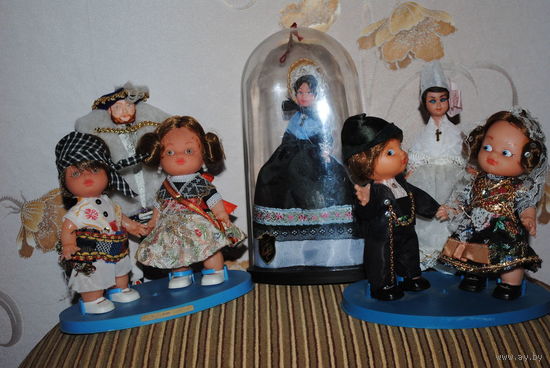 Ретро-СУВЕНИРНЫЕ-куклы No3 фирмы: "Марин" из Испании, - производства 50-60гг. Куклы *Marin - это мужские и женские персонажи, одетые в народные или исторические костюмы. Широкая улыбка, взгляд в сторо