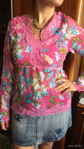Блуза розовая в цветы с кружевом нежная 46 Вискоза