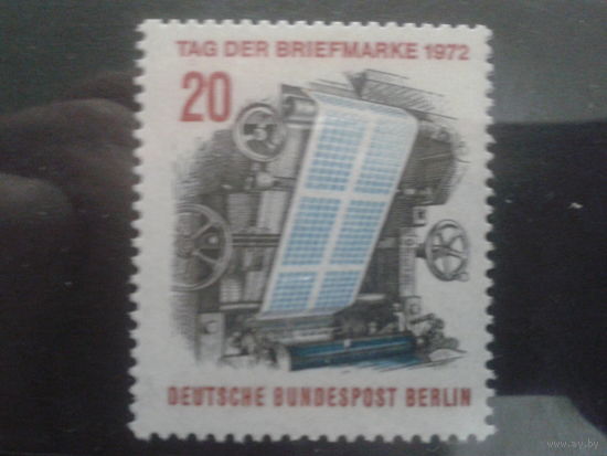 Берлин 1972 День марки Михель-0,6 евро