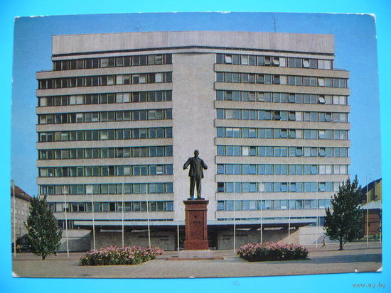 Таллин. Здание ЦК Компартии Эстонии, 1977, чистая (памятник Ленину).