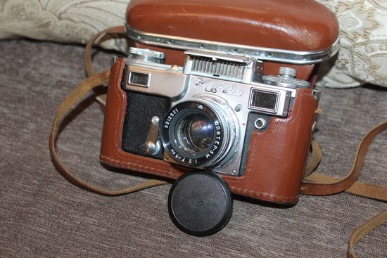 Фотоаппарат "КИЕВ", времён СССР, с объективом ЮПИТЕР 8 М, хорошее.