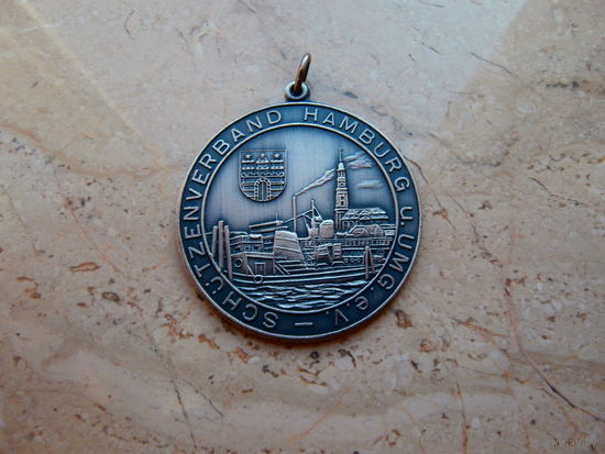 Медаль Ассоциация охраны и защиты Лучший специалист 1986 Hamburg Германия диаметр 5 см.