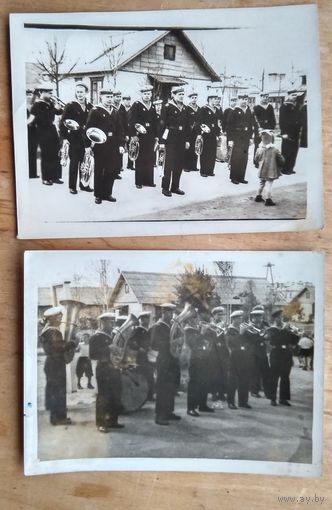 Два фото матросского духового оркестра. 1960-е. 9х12 см. Цена за 2.