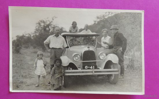Фото "Возле машины", Африка, 1939 г.