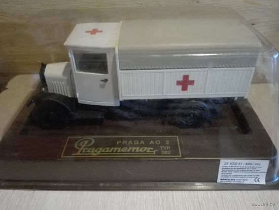 Модель санитарного грузовика PRAGA AO 2.1929г.1:24.